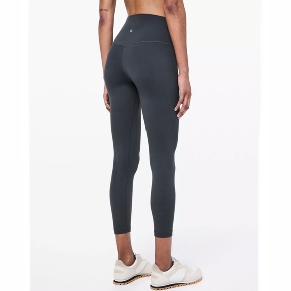 Crop 21 Melanite Lululemon ?HP?New! Lululemon Align Cropped Pant